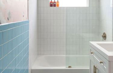 Mid-Century Modern Home Near Downtown with Free Parking - Foto 35