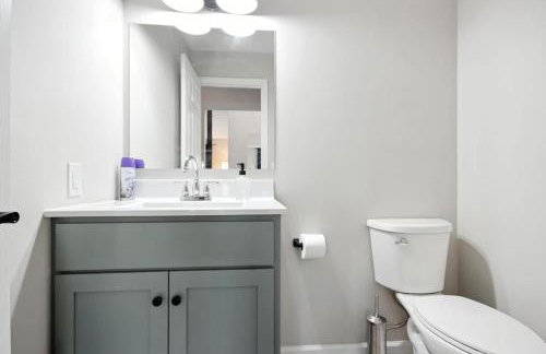 Stylish 2BR Loft Near ISU Hospitals & Downtown - Foto 19