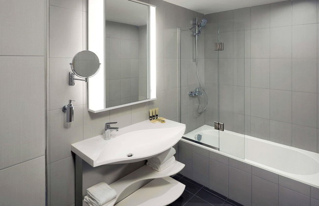 Adagio Jeddah City Center - Photo 16