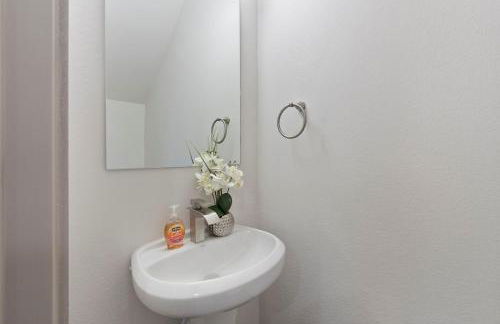 Blue Oasis - Serene & Spacious 3BR Escape - Foto 9