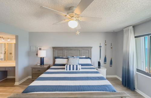 Luxury, Direct Oceanfront Unit and Balcony, Northeast Corner, Heated Pool, Garage Parking - Photo 40