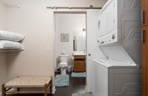 Sweet Tart Spot - Cozy TC Condo - Pet Friendly - Foto 14