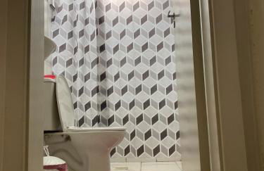 Apto térreo com garagem, quintal condomínio com portaria 24h - Foto 10