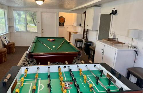 The Happy Cabin w/ hot tub - Foto 21