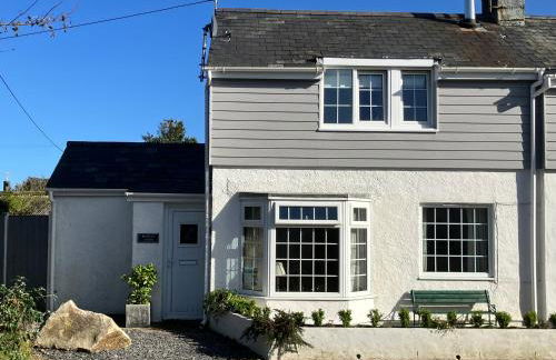 Cosy Cottage with Quiet Garden - Photo 1