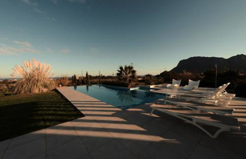 Villa Gardenia, villa de luxe avec piscine à débordement - Foto 13