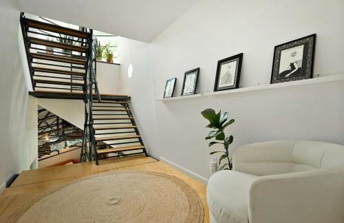 The Architect's Modern Castle - Photo 42