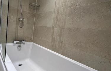 Modern 2-Bedroom Flat Near Wembley - 9 Minutes from Park Royal Station - Foto 22