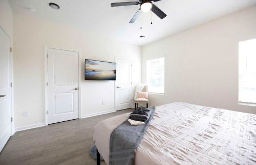 5 Min to Downtown - 12 to Elon - Deck - Wi-Fi - Foto 3