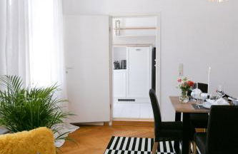 BELLA - Business&Family - 2 Zimmer direkt neben Schloß, Parkplatz, SmartTV, Netflix, Waschmaschine, 24h Checkin, 71qm, Kingsizebett, Hotelbettwäsche - Foto 22