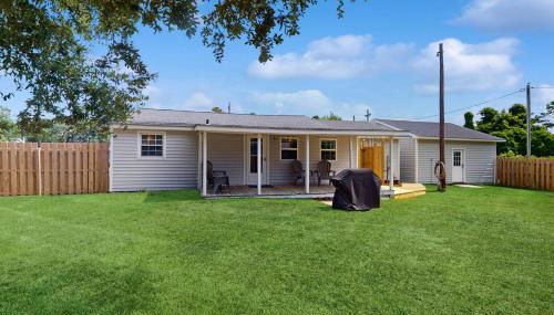 Dog-friendly coastal home with enclosed yard and boat parking available - Foto 4