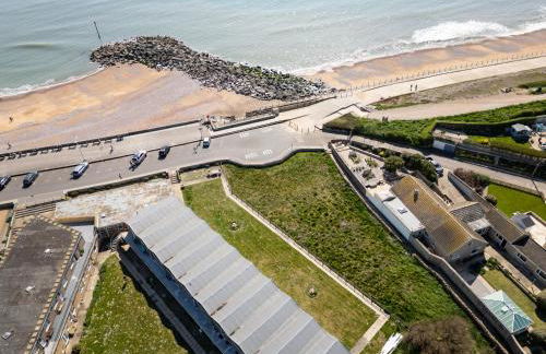 NEW Beachfront Apartment slps 4, West Bay, Dorset - Photo 22
