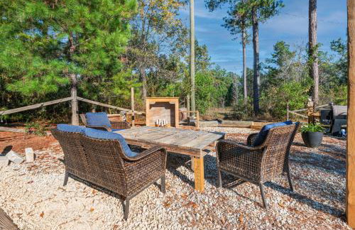 Cabin close to FL Caverns! Hot Tub, WI-FI, & Firepit - Foto 27