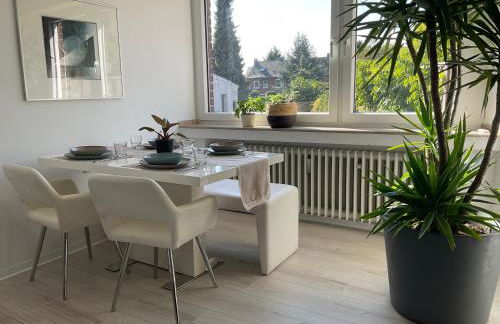 Spacious 65sqm private flat, New and fully equipped kitchen with dining room, Direct Bus to Messe - Foto 1