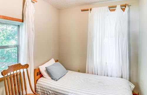 Charming Getaway Rustic Cabin on West Battle Lake - Foto 14