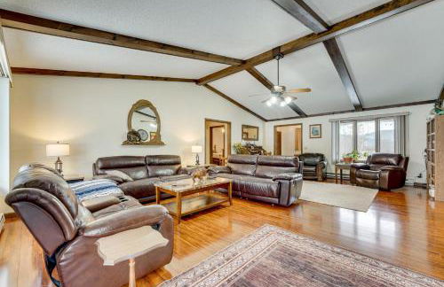 Home with Large Yard 8 Mi to Holiday Valley Resort - Foto 2