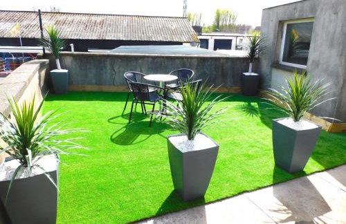 Newly refurbished 2 bedroom apartment close to station and local amenities - Foto 19