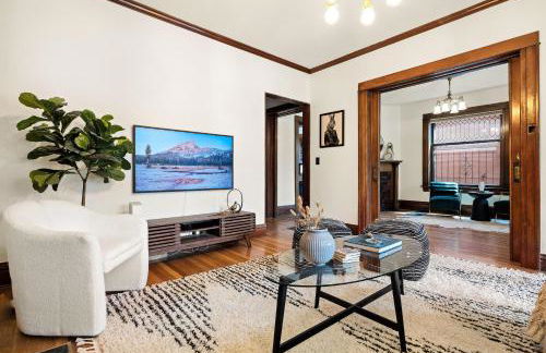 Chic Victorian Manor - Sleeps 12 - Congress Park - Foto 12