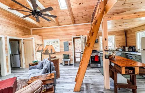 Secluded, Dog-Friendly Lakefront Cabin on Pristine Lake, Maine, for Wonderfully Romantic Getaways to Nature - Foto 2