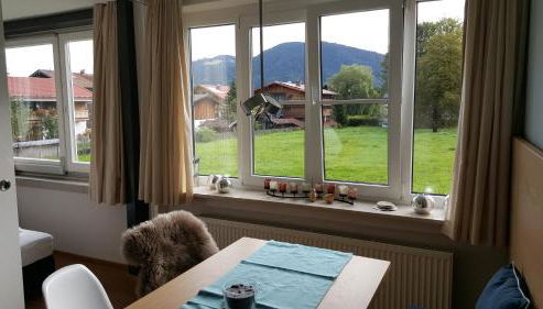 Offen gestaltetes Design Apartment in Bad Wiessee, 350m vom See - Foto 3, Garden view