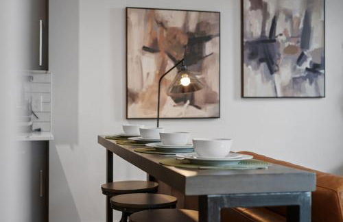 PFR Suites - Highland, 3BR 2BA Shadyside Condo, Penthouse Unit, 2 Decks, Off-Street Parking, 4th Floor Walkup - Foto 50