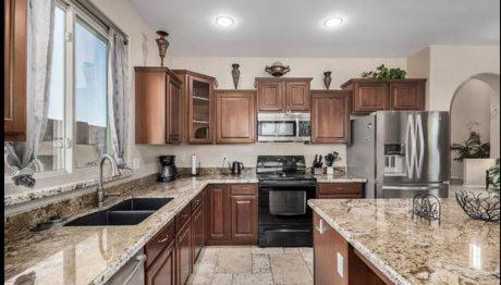 The Reserve Large Home and Pool - Foto 3, stove, dishwasher