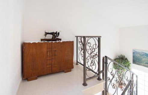 Three-Bedroom Apartment In Ostrvica - Photo 32