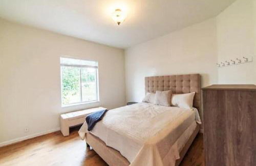 Spacious Ski Chalet W Indoor Hotub & Sep Suite! - Foto 13