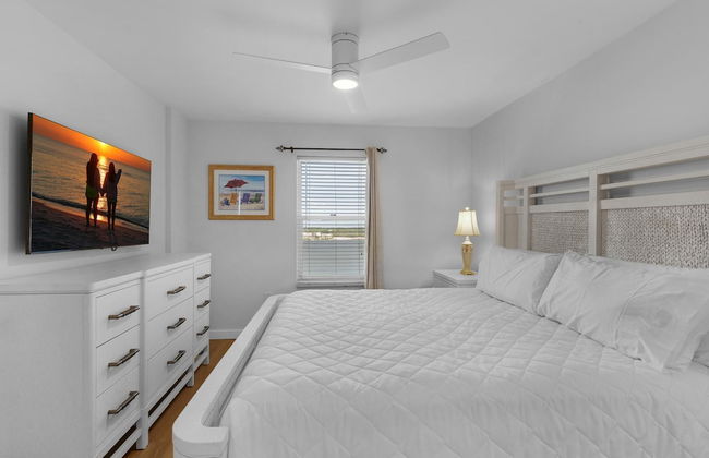 Pelican Beach Resort 1207 - Photo 3