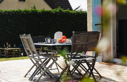 L'effet mer Maison rénovée lumineuse tout confort belle terrasse grand jardin clos sans vis à vis parking jeux pour enfants 5 mn à pied de la plage d'Asnelles et centre bourg - proche Bayeux au coeur des plages du débarquement - Foto 9