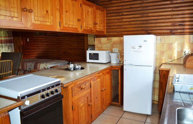 Log Cabin & Settlers Village - Photo 26