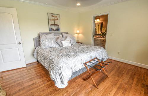 Waterfront Home with Spacious Outdoor Deck Boat Slip - Foto 17