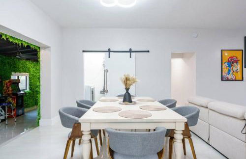 New Miami & Calle Ocho Home with Arcade! - Foto 41