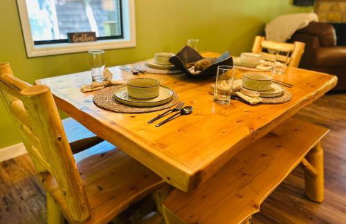 Laurelwood Luxury Cabin Hot Tub - Photo 36