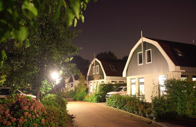 Detached Holiday Home in Schoorl With Garden - Photo 1