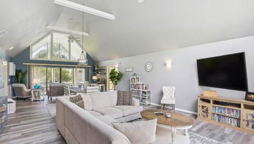 Luxurious Florida Home with Pool and Canal Access - Foto 4