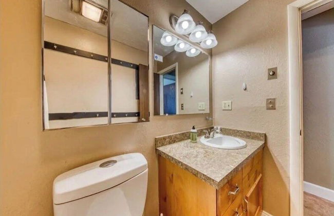 Spacious 2BR, 2BA for 6- Kristi - Photo 10