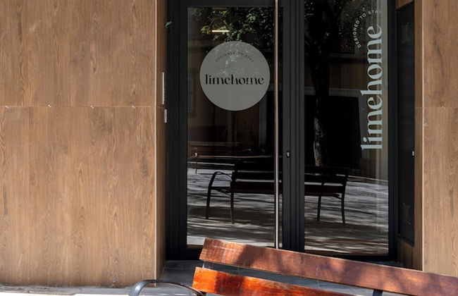 Limehome Barcelona Plaça Pirineus - Photo 47