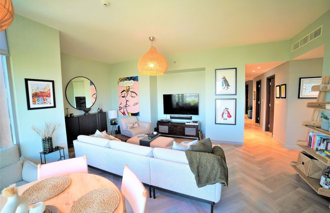 Luxurious Dubai Hills with balcony park view - Photo 14