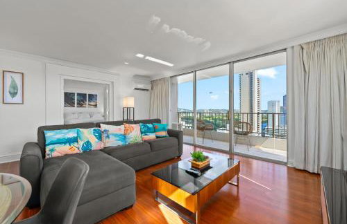 Honu Hale Penthouse 2 BDR Ocean View Waikiki - Photo 24