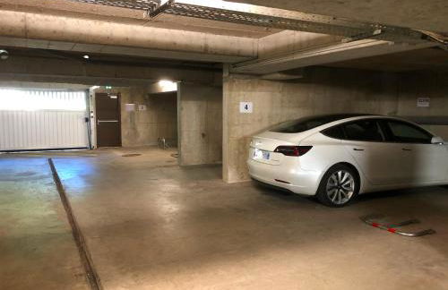 Lama-Gîte-des-Puys T3 Lamadalet, vue sud, terrasse, parking privé - Photo 23