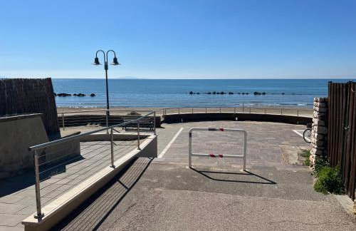 Un passo dal Mare - 50m from the Sea, with Garden, AC & WiFi - Foto 42