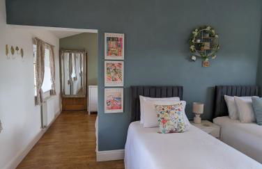 The Stables at Wits End, Hartford - Photo 8