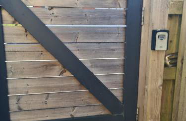 The Snuggery-Hot Tub-Free Parking-Accessible - Foto 15