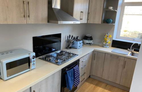 Honeybee Cottage, with a log fire & a hot tub. - Foto 15