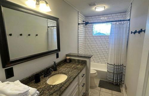 Walk to Masters! Spacious & Modern 4bd Home - Foto 6