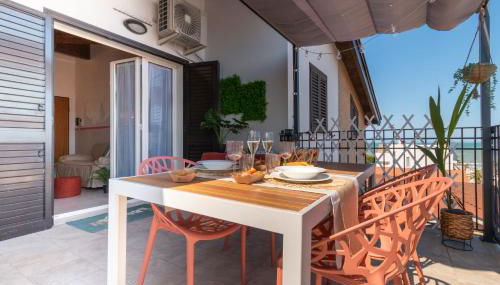 Gioiello Marino Holiday Apt -1 min from the sea- Free parking- AC - Wi-Fi - Foto 5