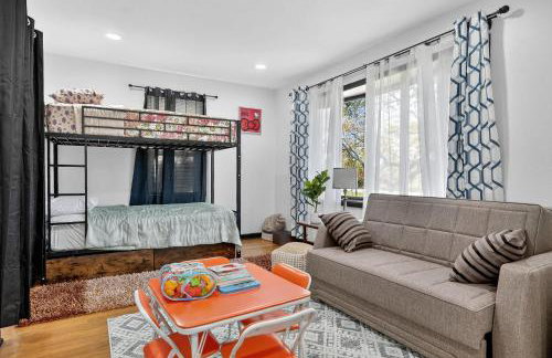 Greenway Getaway-Private Huge outdoor fun, Game,Navy - Foto 59