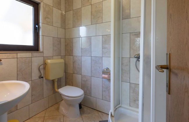 Bright and Spacious Apartment With Terrace in Kastel Stafilic - Foto 10