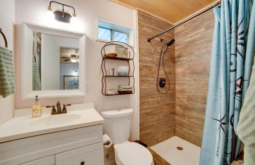 Secluded Getaway on ~10 Acres in The Piney Woods! - Foto 15